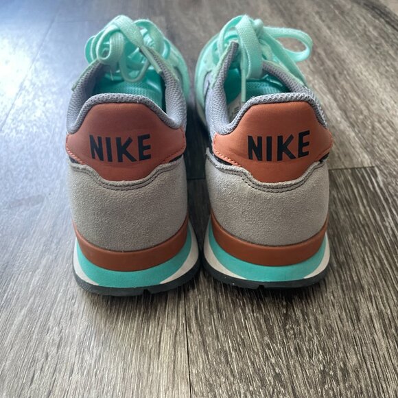 Nike Internationalist Low Women's Size 8.5 EUC - Picture 8 of 9